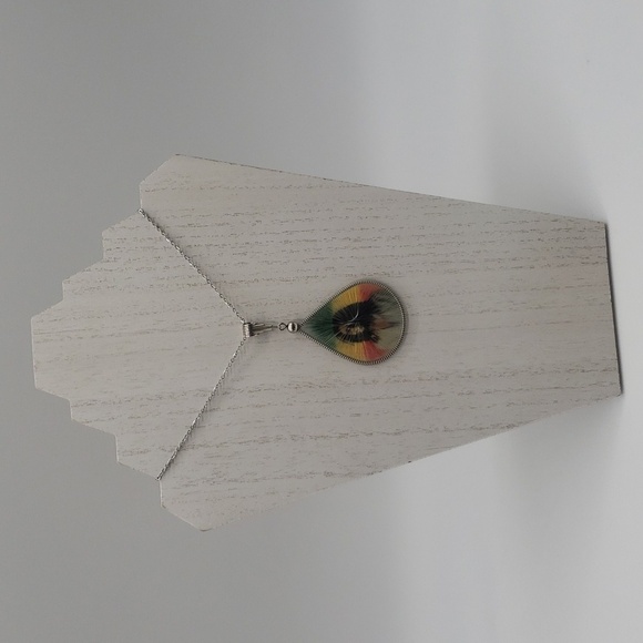 738- Silk Thread Pendant Necklace Handmade NWT - Picture 1 of 5